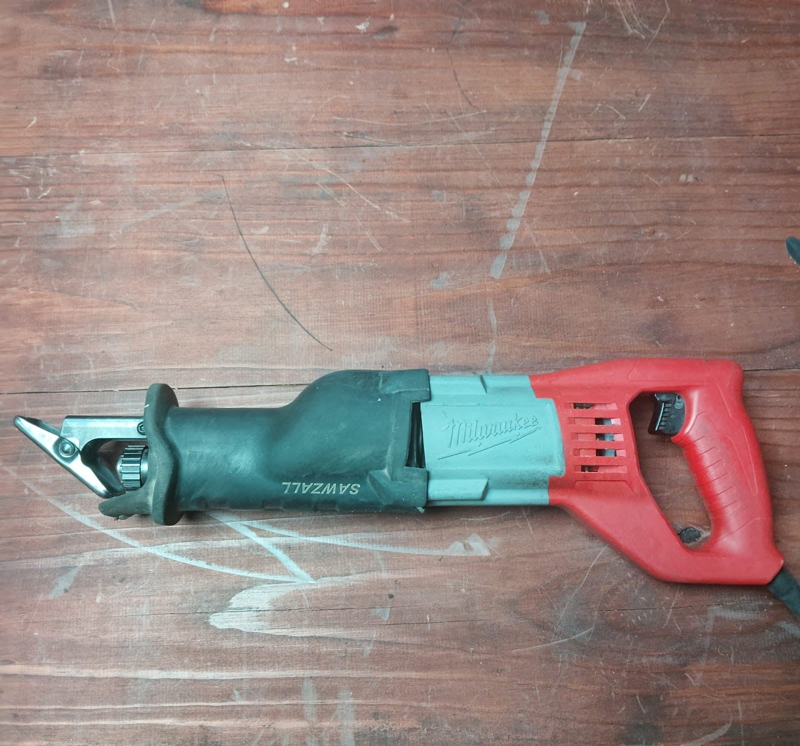 Reparando una Sierra Recíproca Milwaukee 6509-31