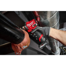 Kit Llave Impacto Corta M12 Fuel 1/2  Milwaukee 2563-22 Rojo