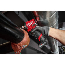 Kit Llave Impacto Corta M12 Fuel 1/2  Milwaukee 2563-22 Rojo